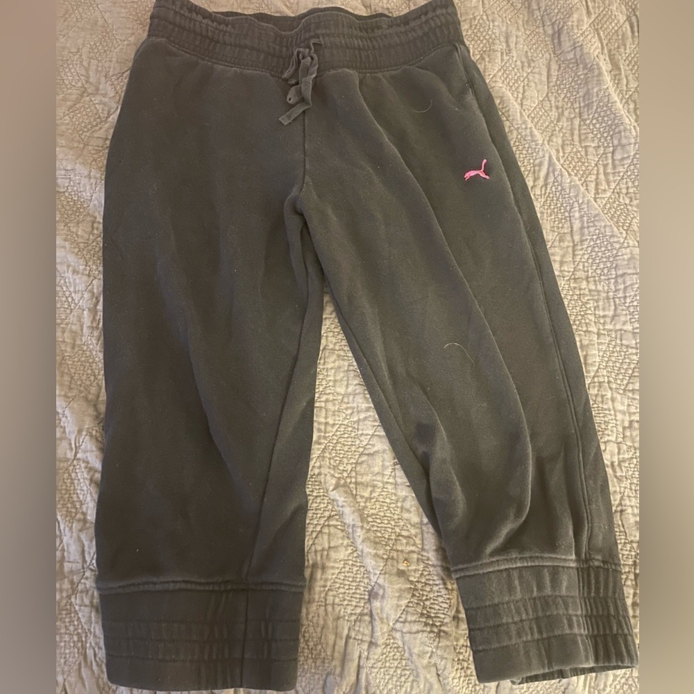 Puma capri sweat pants. Size medium.
